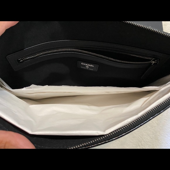 CHANEL 19A Croc Embossed O Case Pouch Clutch - Picture 5 of 8